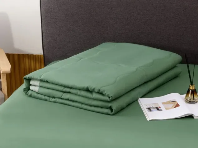 Однотонное постельное белье с одеялом FB010 Viva-Home Textile сатин