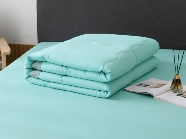 Однотонное постельное белье с одеялом FB015 Viva-Home Textile сатин