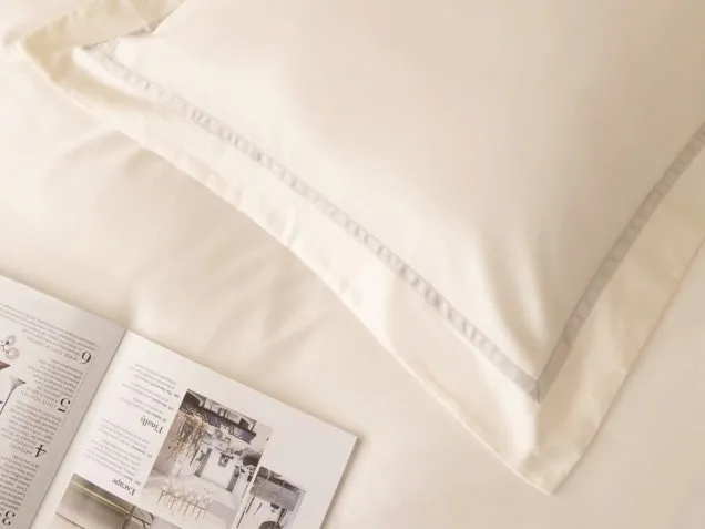 Постельное белье однотонное с кантом OCPK022 сатин премиум Viva-Home Textile