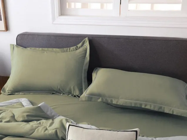 Однотонное постельное белье с одеялом FB018 Viva-Home Textile сатин